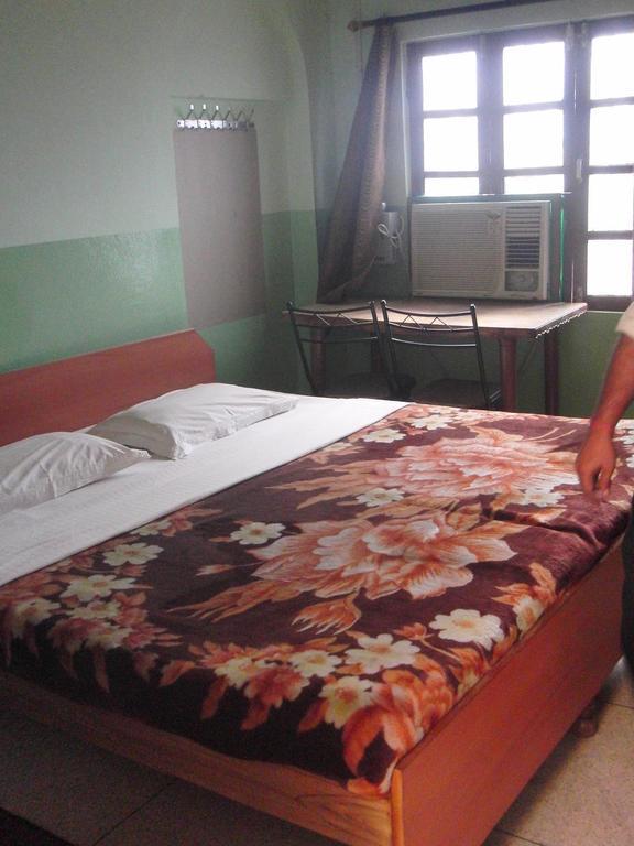 Shivakashi Guest House Βαρανάσι Δωμάτιο φωτογραφία